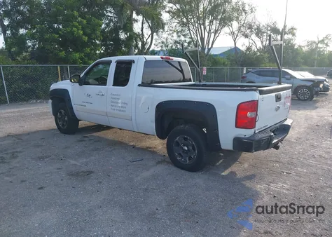 2007 Chevrolet Silverado K1500 z USA, uszkodzony, nr VIN 1GCEK19J47Z612306